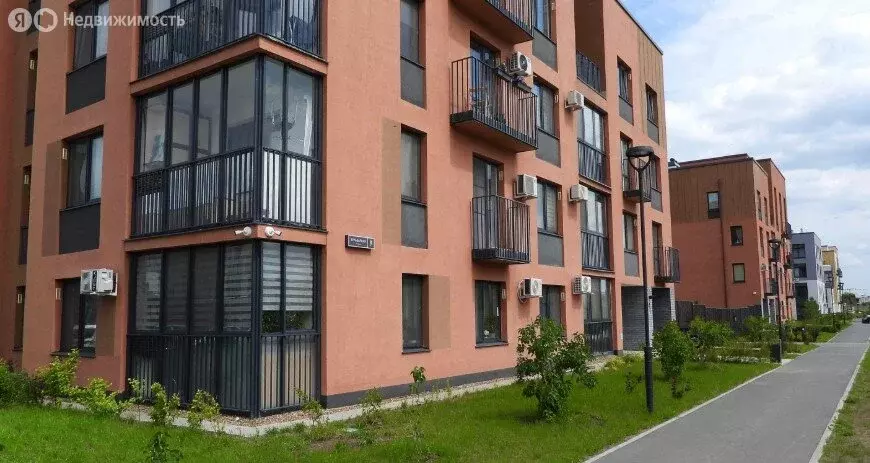 2-комнатная квартира: село Ембаево, Бульварная улица, 9 (64.9 м) - Фото 1