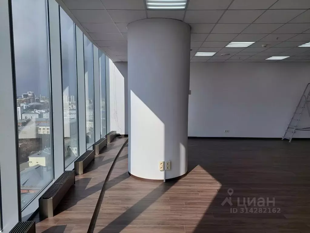 Офис в Свердловская область, Екатеринбург ул. Малышева, 51 (73 м) - Фото 1