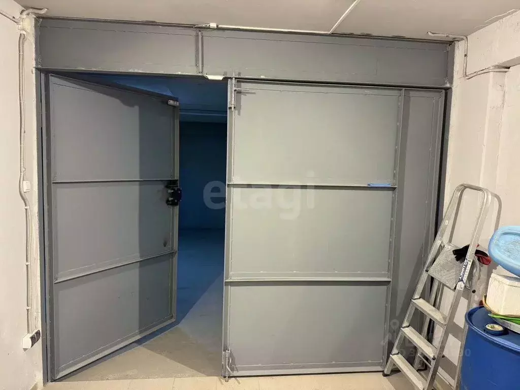 Гараж в Тюменская область, Тюмень ул. 50 лет Октября, 12 (18 м) - Фото 1