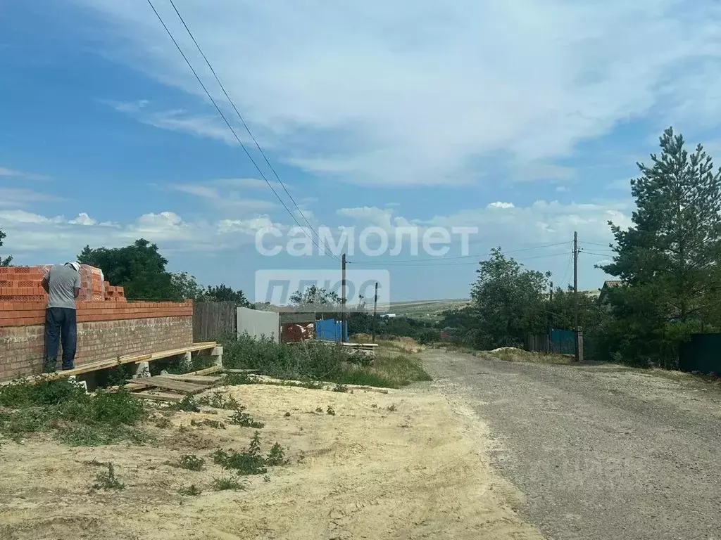 Дом в Калмыкия, Элиста ул. Автомобилистов (96 м) - Фото 0