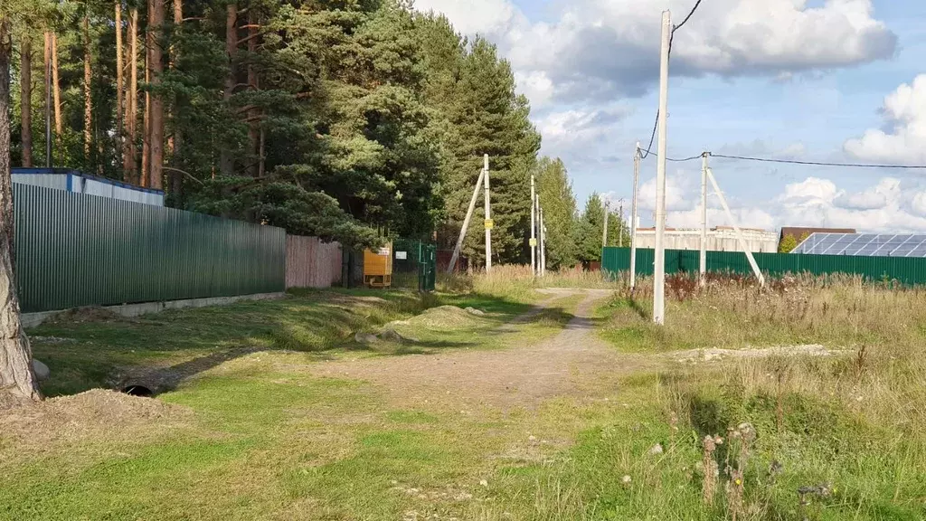Участок в Ленинградская область, Гатчинский район, Вырица городской ... - Фото 0