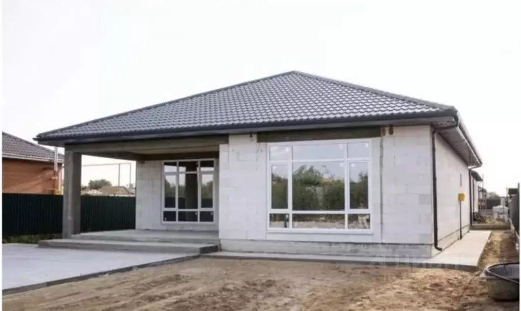 Дом в Астраханская область, Приволжский район, с. Осыпной Бугор ул. ... - Фото 1