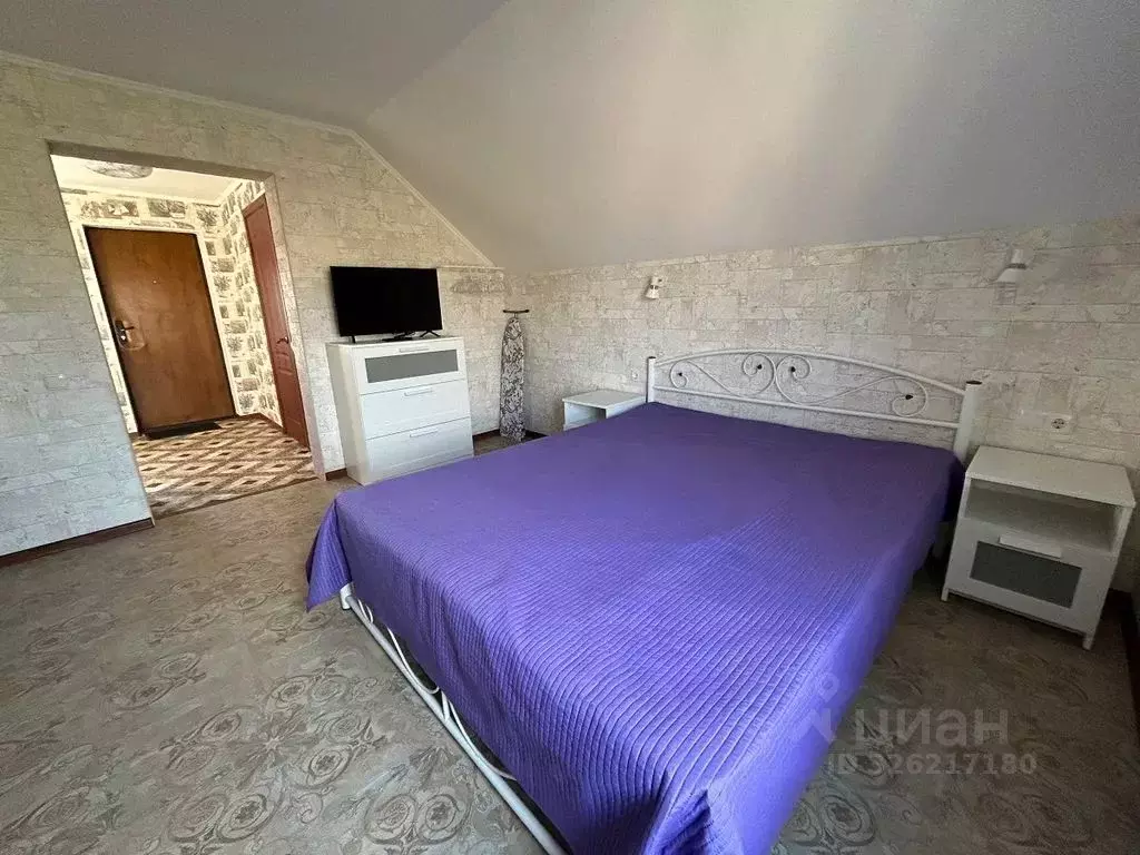 Дом в Крым, Черноморский район, Оленевское с/пос, с. Оленевка ул. ... - Фото 1