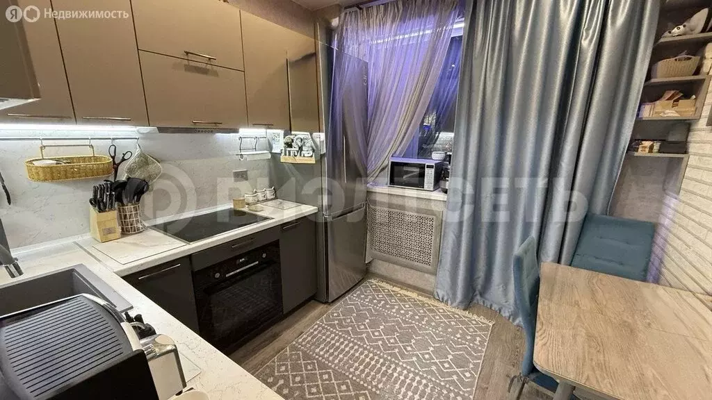 2-комнатная квартира: Североморск, улица Вице-адмирала Падорина, 33 ... - Фото 1