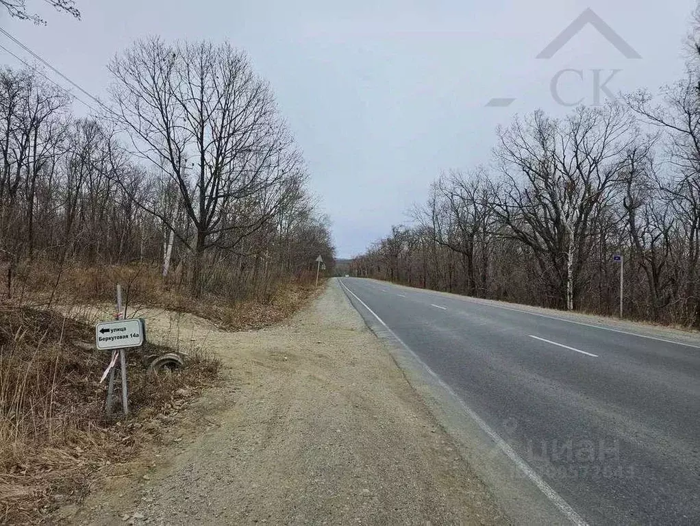 Участок в Приморский край, Владивосток ул. Беркутовая, 14А (10.5 сот.) - Фото 1