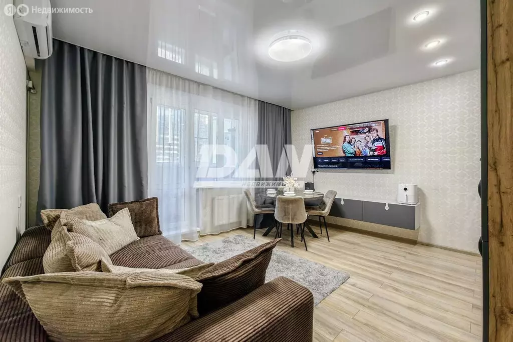 3-комнатная квартира: Челябинск, улица Университетская Набережная, 105 ... - Фото 1