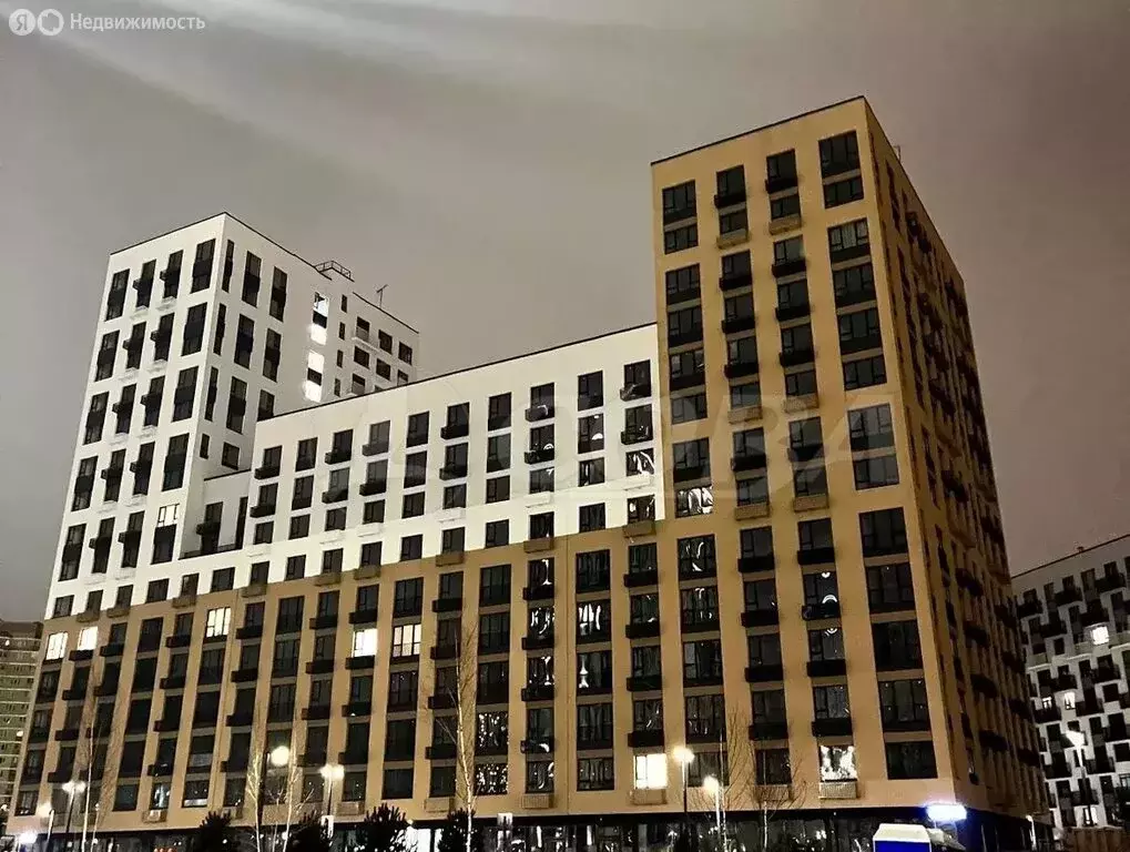 2-комнатная квартира: Тюмень, улица Василия Подшибякина, 11 (59 м) - Фото 0