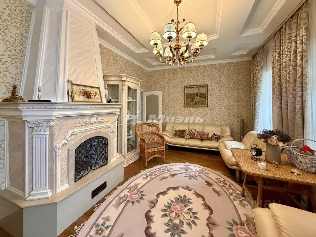 Дом в Крым, Симферополь пер. Гранитный, 6 (235 м) - Фото 1