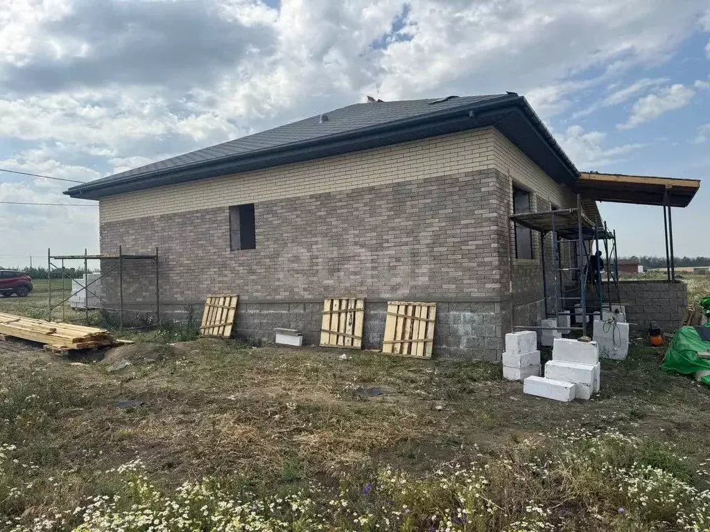 Дом в Белгородская область, Белгородский район, с. Стрелецкое ул. ... - Фото 1