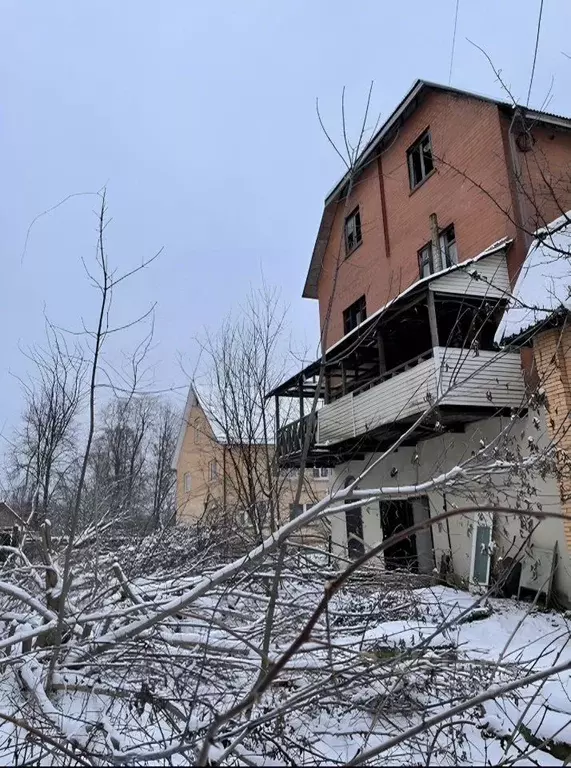 Дом в Московская область, Лобня Вокзальная ул., 11 (400 м) - Фото 1