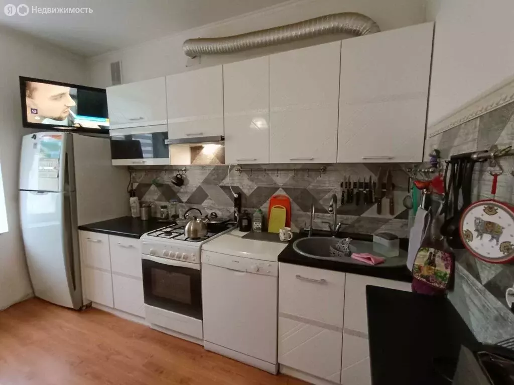 3-комнатная квартира: Великий Новгород, Большая Московская улица, 23/7 ... - Фото 1