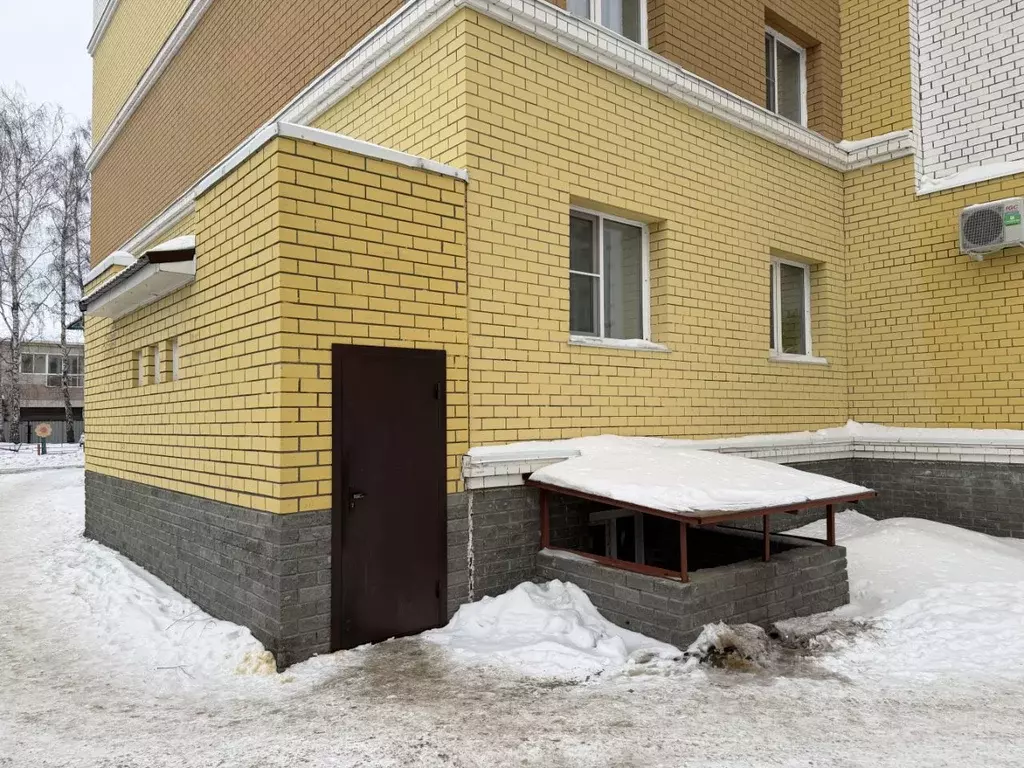 Помещение свободного назначения в Алтайский край, Барнаул тракт ... - Фото 1