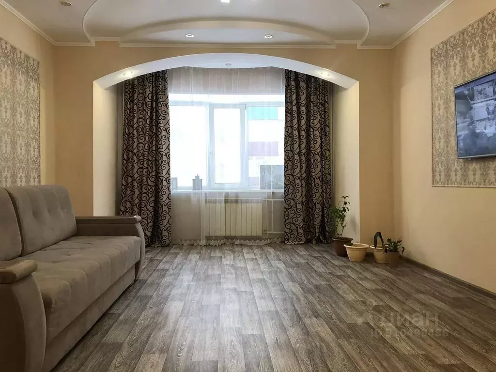 3-к кв. Ханты-Мансийский АО, Сургут Югорская ул., 30/1 (77.2 м) - Фото 1