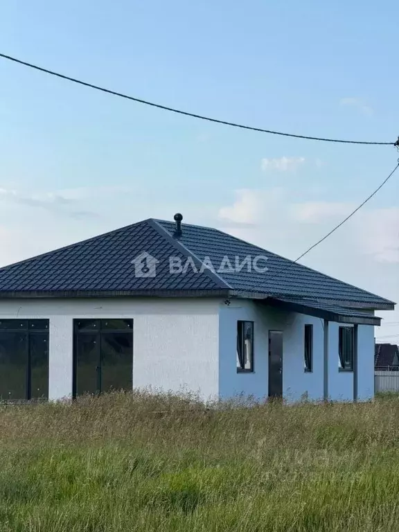 Дом в Башкортостан, Стерлитамакский район, Казадаевский сельсовет, с. ... - Фото 1