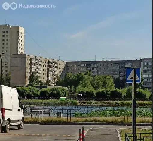 3-комнатная квартира: Тюмень, улица Федюнинского, 7 (60.7 м) - Фото 1