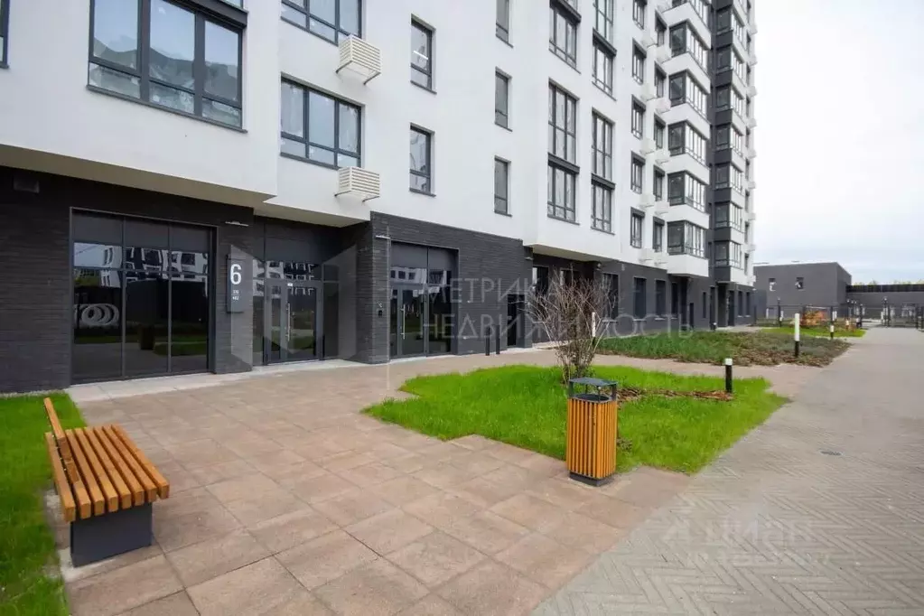 Студия Тюменская область, Тюмень ул. Братьев Бондаревых, 5 (27.9 м) - Фото 0