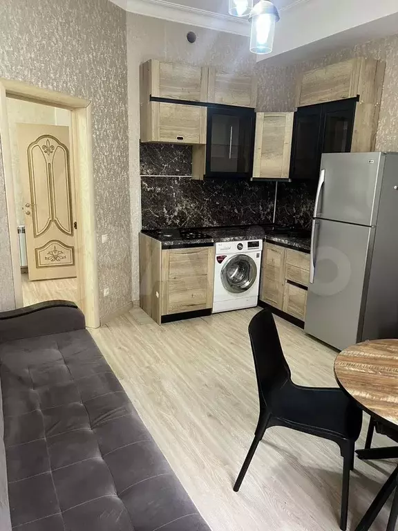 2-к. квартира, 50 м, 1/10 эт. - Фото 1