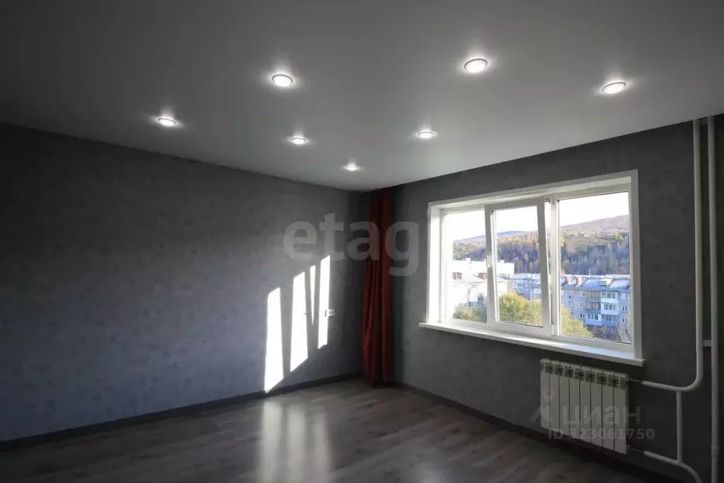 2-к кв. Красноярский край, Красноярск ул. 60 лет Октября, 34 (53.0 м) - Фото 1