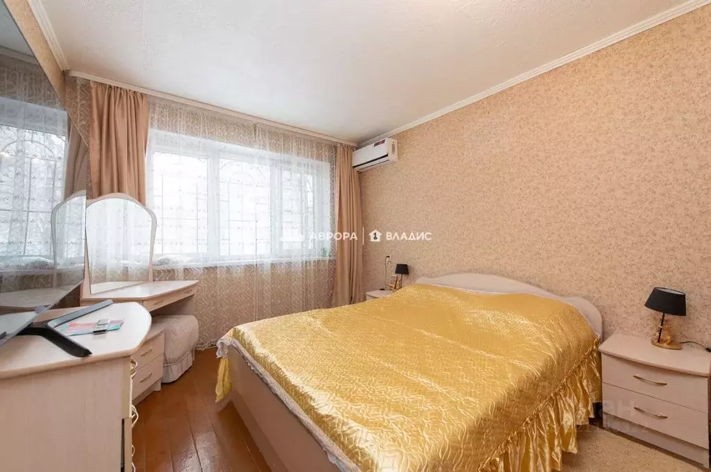 3-к кв. Челябинская область, Магнитогорск ул. Сталеваров, 4 (60.9 м) - Фото 0
