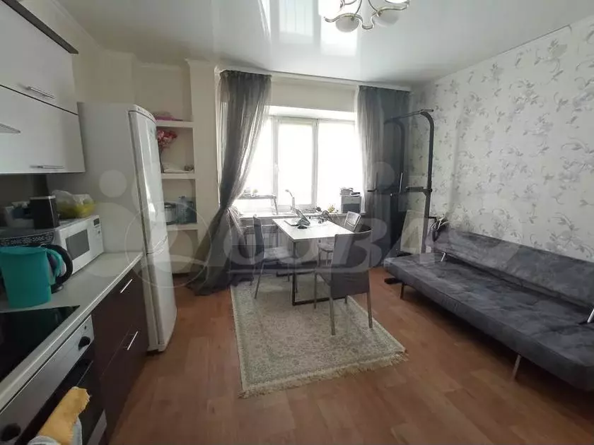 1-к. квартира, 45 м, 1/9 эт. - Фото 1