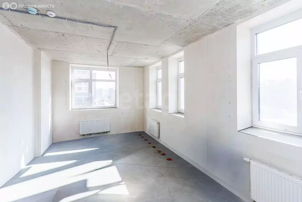 3-комнатная квартира: Тюмень, улица Первооткрывателей, 8 (76.3 м) - Фото 2