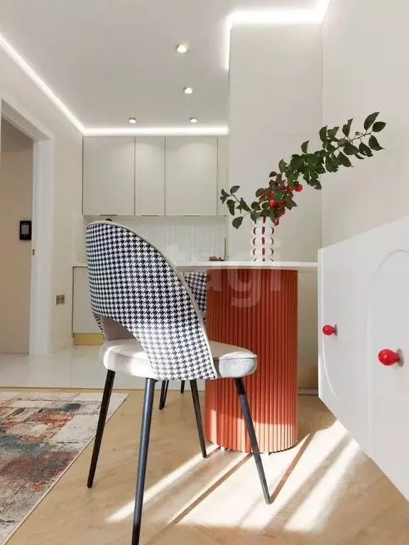 2-к кв. Свердловская область, Екатеринбург ул. Краснолесья, 10/4 (50.5 ... - Фото 1