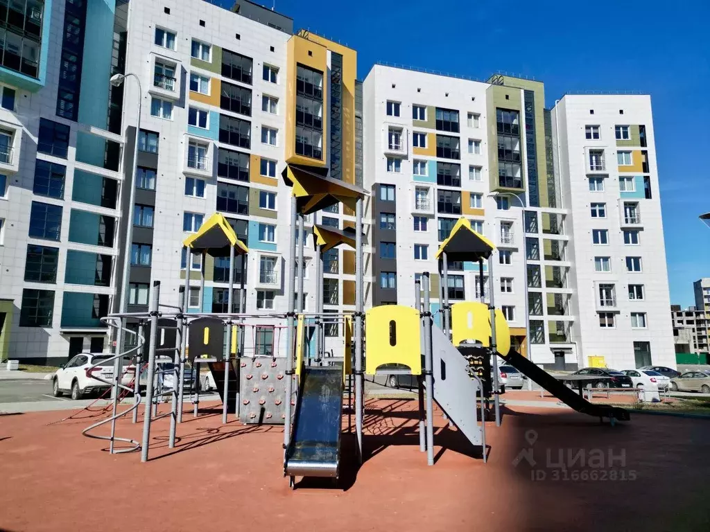 3-к кв. Карелия, Петрозаводск проезд Алексея Афанасьева, 3 (79.1 м) - Фото 0