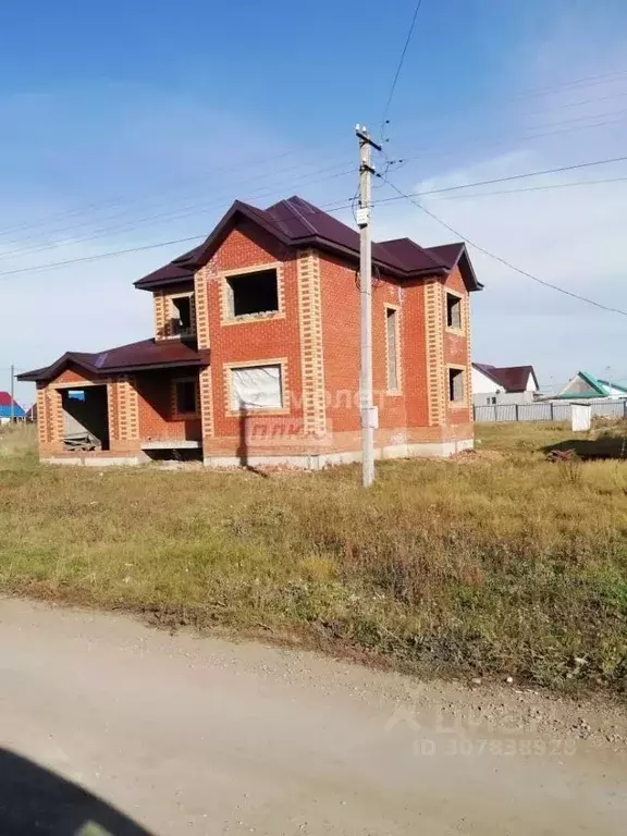 Коттедж в Башкортостан, Альшеевский район, с. Раевский ул. Булатова, ... - Фото 1