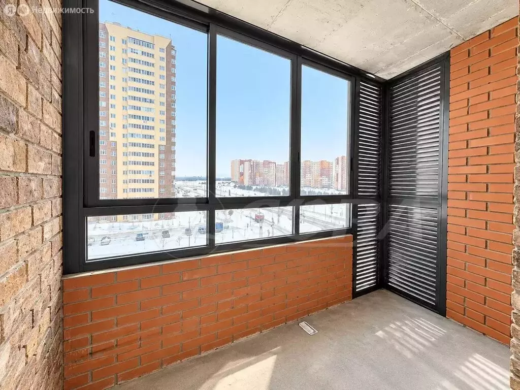 2-комнатная квартира: Тюмень, улица Фармана Салманова, 12 (60 м) - Фото 1