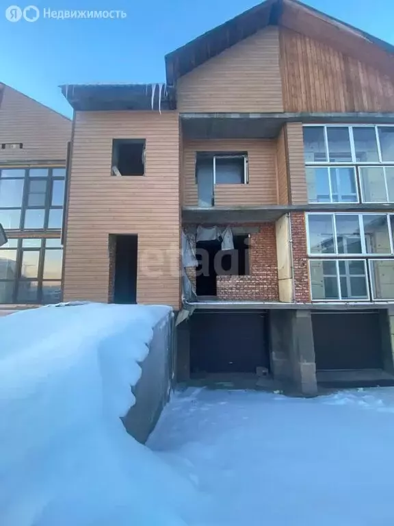 Дом в Улан-Удэ, посёлок Кумыска, улица Алтан-Газар, 9 (166 м) - Фото 1