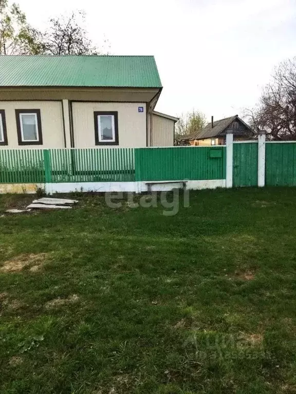 Дом в Башкортостан, Илишевский район, Дюмеевский сельсовет, с. Дюмеево ... - Фото 0