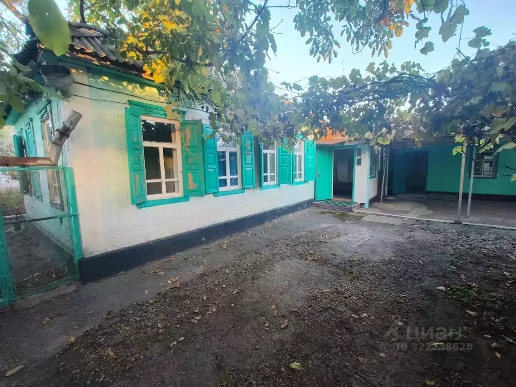 Дом в Краснодарский край, Лабинск Заводская ул. (37 м) - Фото 1