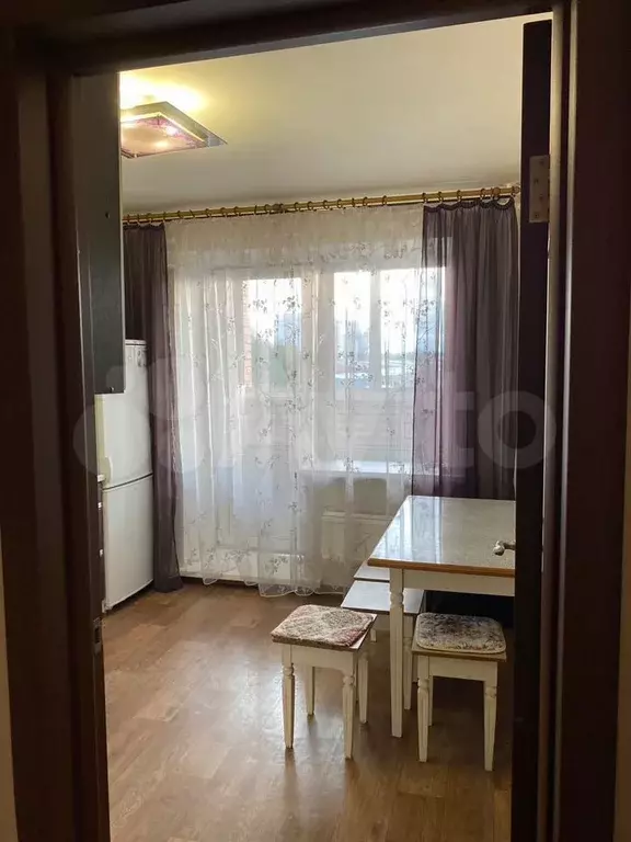 1-к. квартира, 37 м, 4/10 эт. - Фото 1