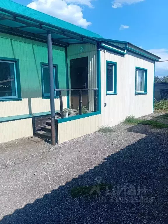 Дом в Саратовская область, Пугачев ул. Карла Маркса, 37 (80 м) - Фото 1
