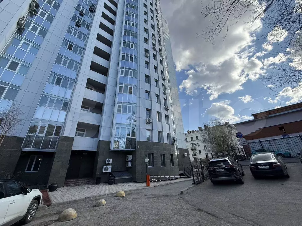 Офис 1 этаж отдельный вход, 185.5 кв. Тургенева 55 - Фото 0