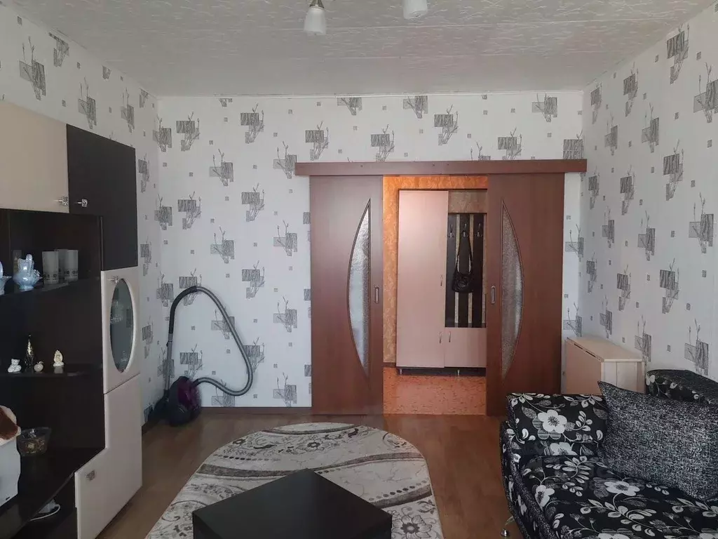 3-к кв. Свердловская область, Кировград Центральный бул., 2 (62.0 м) - Фото 1