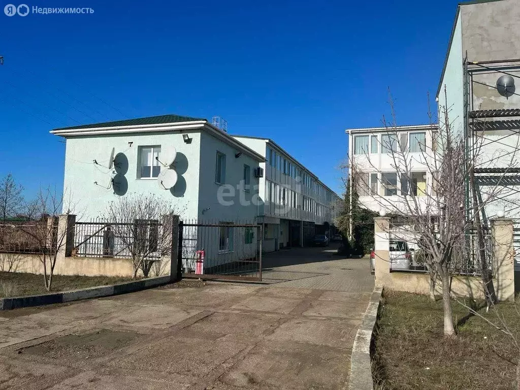 Дом в посёлок городского типа Николаевка, улица Октябрьской Революции ... - Фото 0