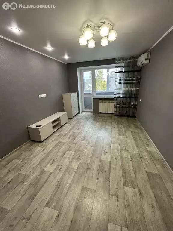 1-комнатная квартира: Саратов, улица имени С.Ф. Тархова, 21Б (35 м) - Фото 0
