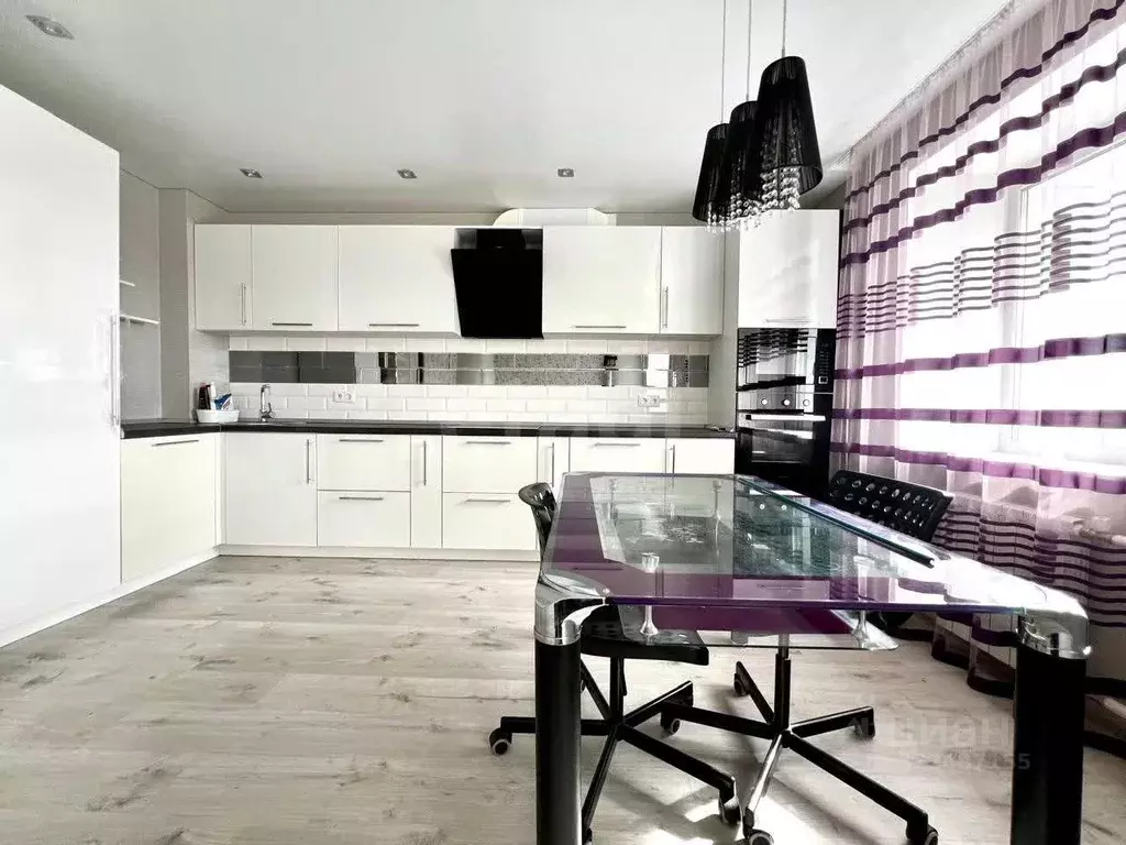 2-к кв. Курганская область, Курган ул. Карла Маркса, 86А (98.8 м) - Фото 1