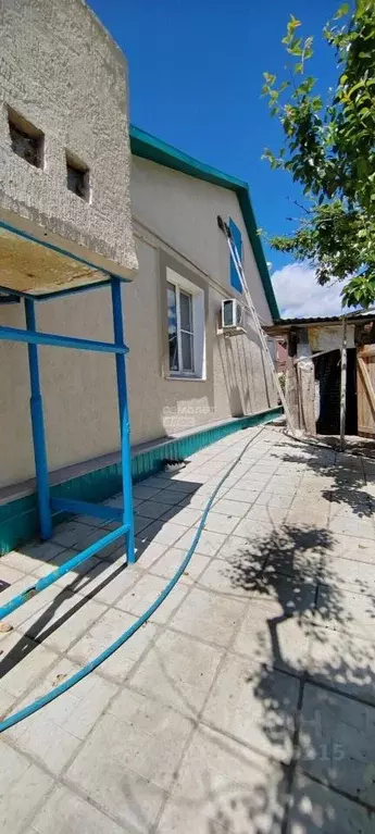 Дом в Волгоградская область, Светлоярский район, с. Большие Чапурники ... - Фото 2