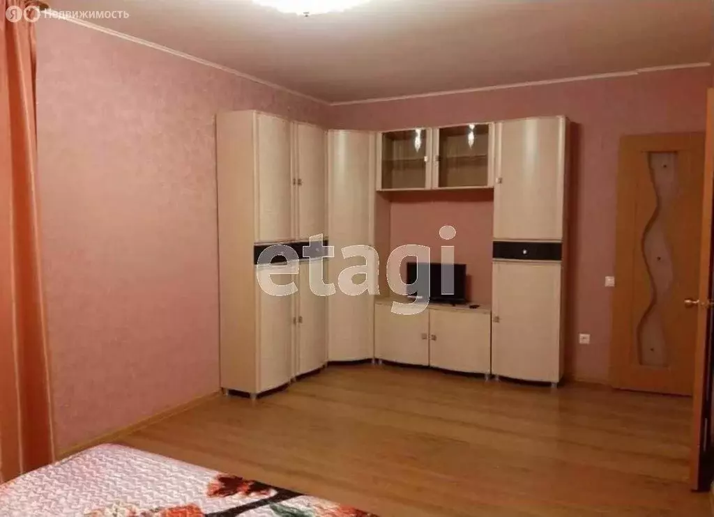 3-комнатная квартира: Тюмень, улица Станислава Карнацевича, 7 (70 м) - Фото 1