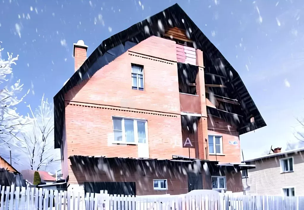 Дом в Кемеровская область, Новокузнецк Светлая ул., 2 (174 м) - Фото 1