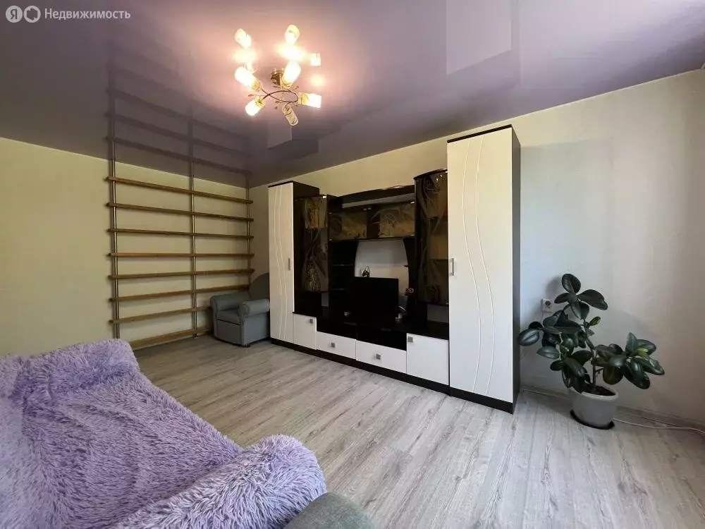 2-комнатная квартира: Байкальск, микрорайон Гагарина, 158 А (54.6 м) - Фото 1