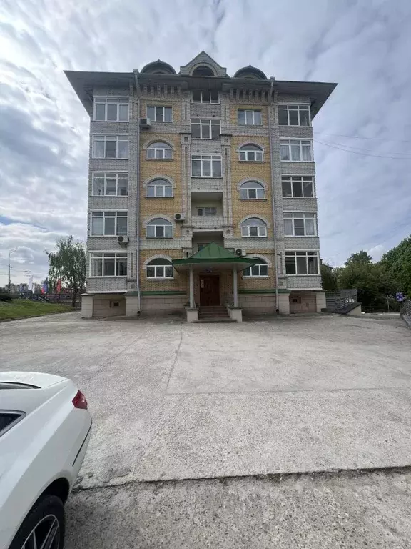3-к кв. Орловская область, Орел ул. 7 Ноября, 10 (85.0 м) - Фото 0