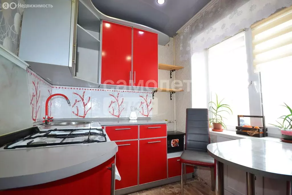 3-комнатная квартира: Череповец, улица Моченкова, 20 (64.1 м) - Фото 1