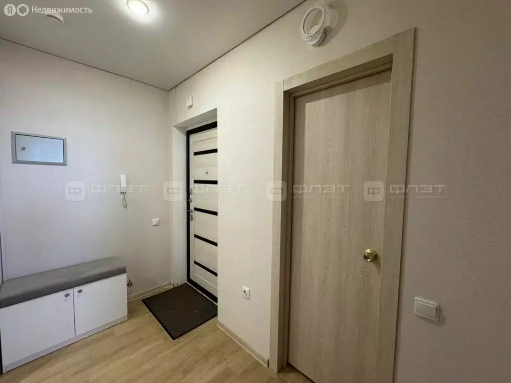 2-комнатная квартира: Казань, проспект Ильгама Шакирова, 17 (67 м) - Фото 0