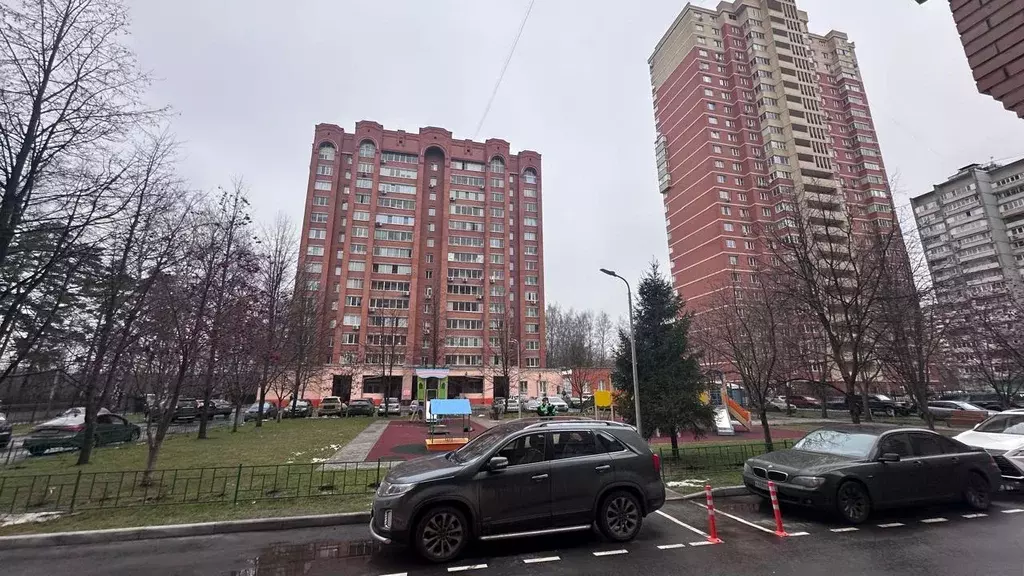 Продается 3-комнатная квартира - Фото 1