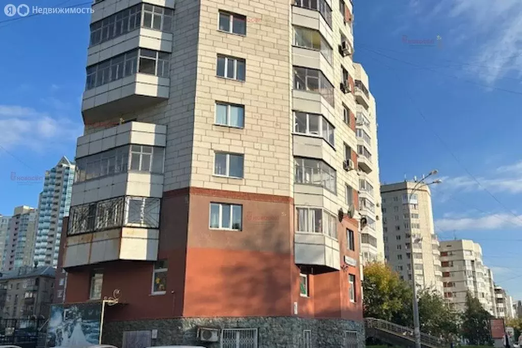 3-комнатная квартира: Екатеринбург, улица Луначарского, 57 (71 м) - Фото 1