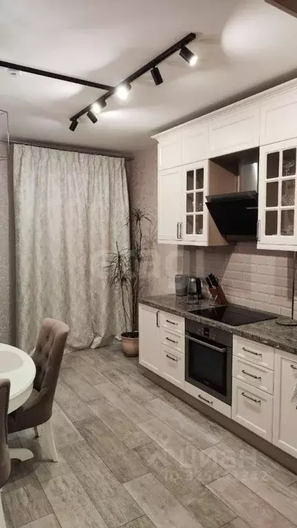 2-к кв. Пермский край, Пермь ул. Революции, 52В (62.0 м) - Фото 0