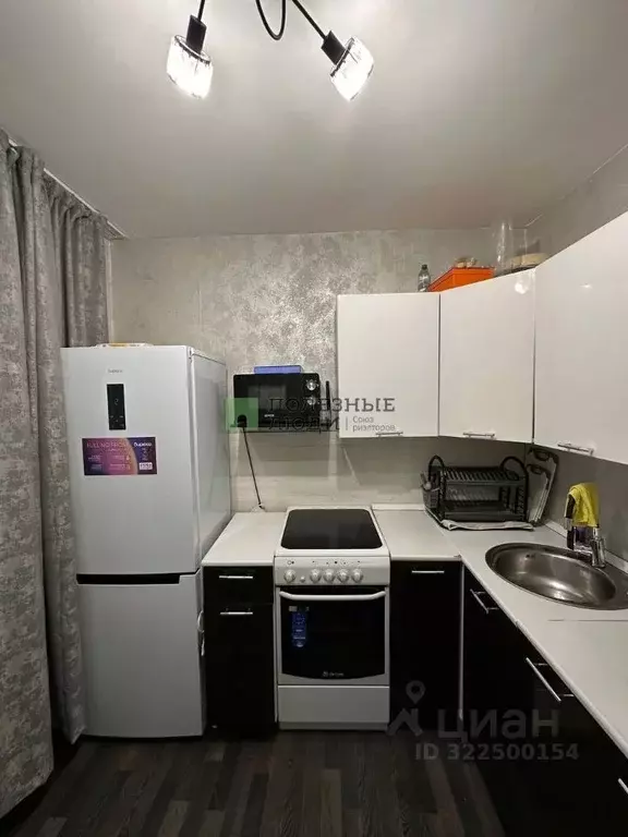 2-к кв. Красноярский край, Красноярск Волгоградская ул., 19а (47.9 м) - Фото 0